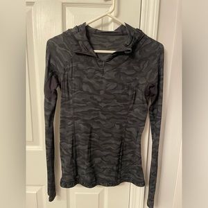 Lululemon Run Pullover Hooded Jacket 1/4Zip Vented Windbreaker Shirt Camo